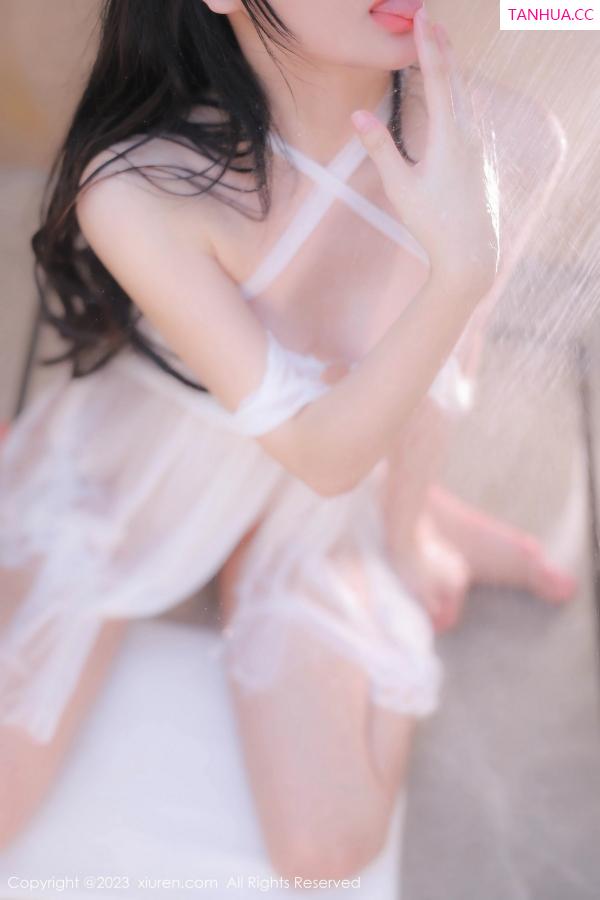   [XiuRen]高清写真图 2023.08.11 No.7224 幼幼 美腿清纯第42张图片
